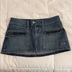 NWOT Hollister Ultra Low Rise Zipper Pocket Denim Icon Micro Mini Skirt